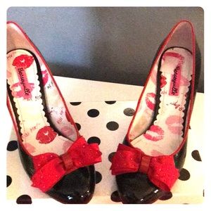 Betsey Johnson  Betseyville pumps